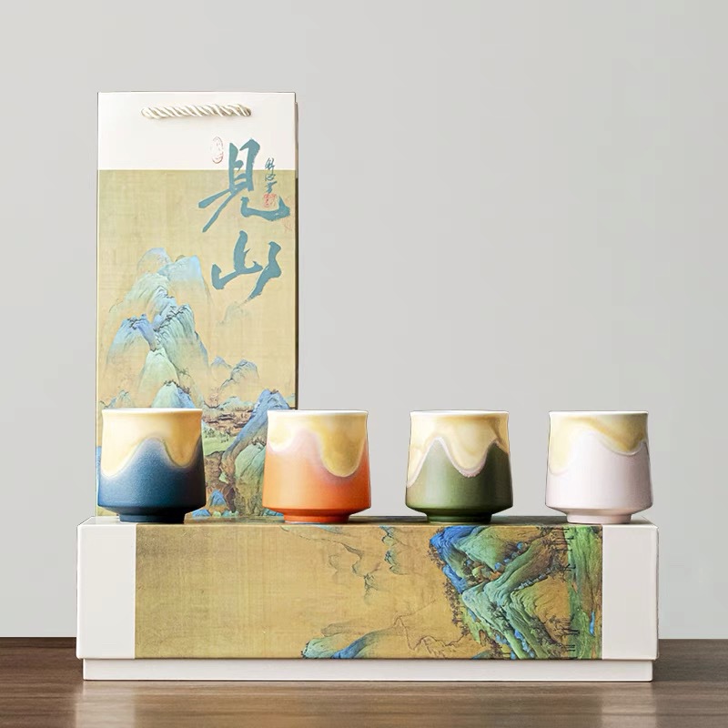 Phụ kiện quà tặng có kích thước nhỏ gọn, nhiều kiểu dáng và công dụng, phù hợp cho cả sử dụng cá nhân lẫn kinh doanh. Dưới đây là những sản phẩm được nhập nhiều trong mùa cuối năm.