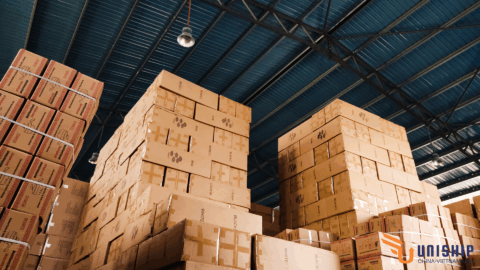 Uniship có hỗ trợ đứng tên tờ khai không?