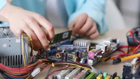 Chi Tiết Thủ Tục Nhập Khẩu Linh Kiện Máy Tính 2025